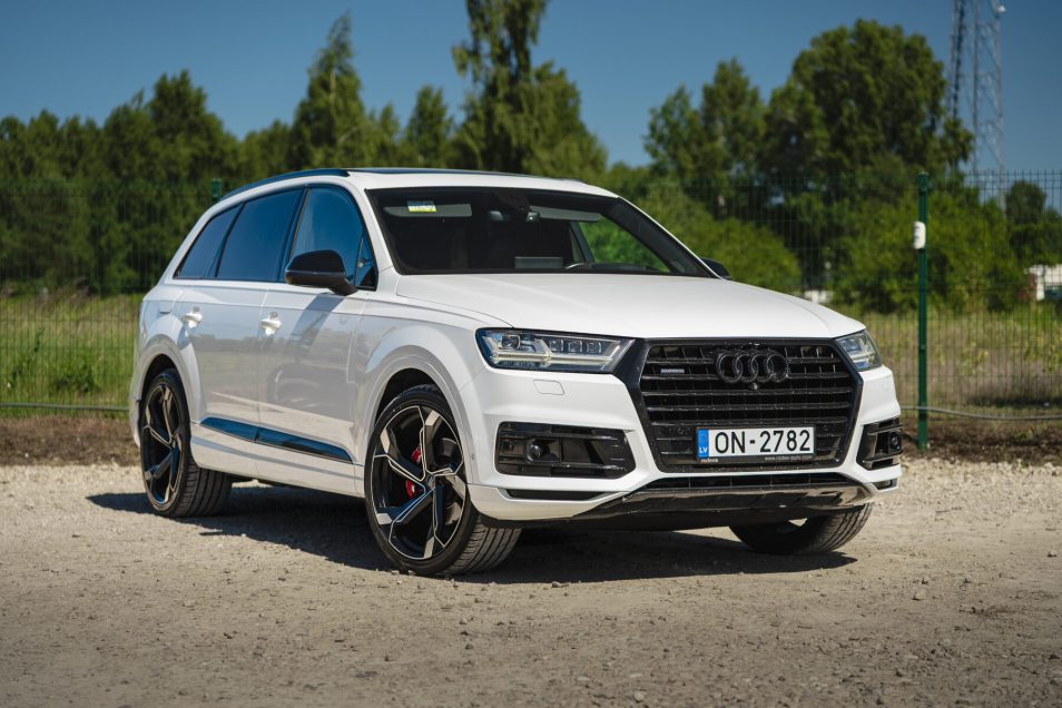 AUDI Q7 S-LINE