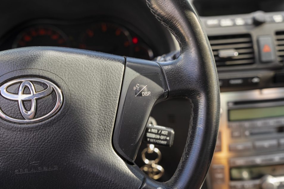 TOYOTA AVENSIS
