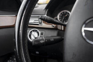 MERCEDES BENZ E 220