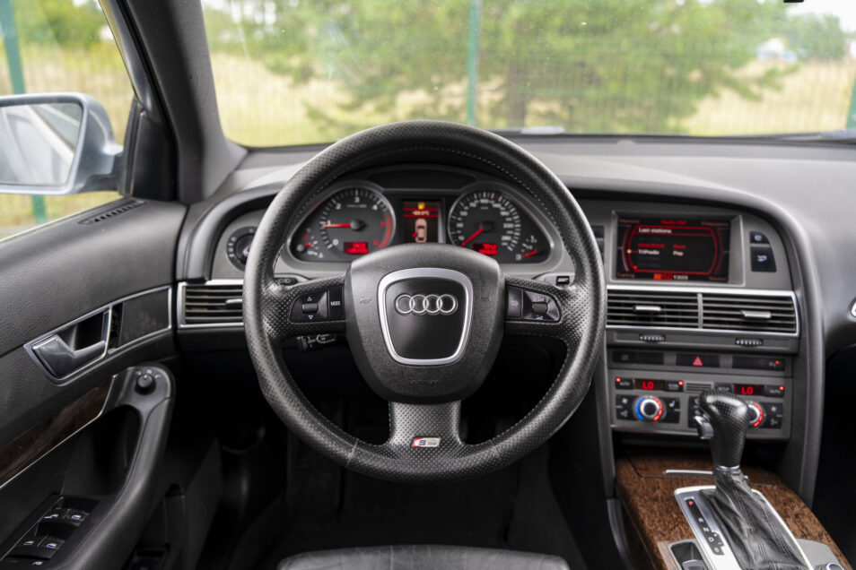 AUDI A6 QUATTRO