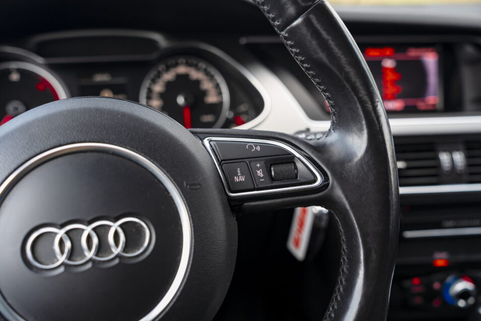AUDI A4 AVANT