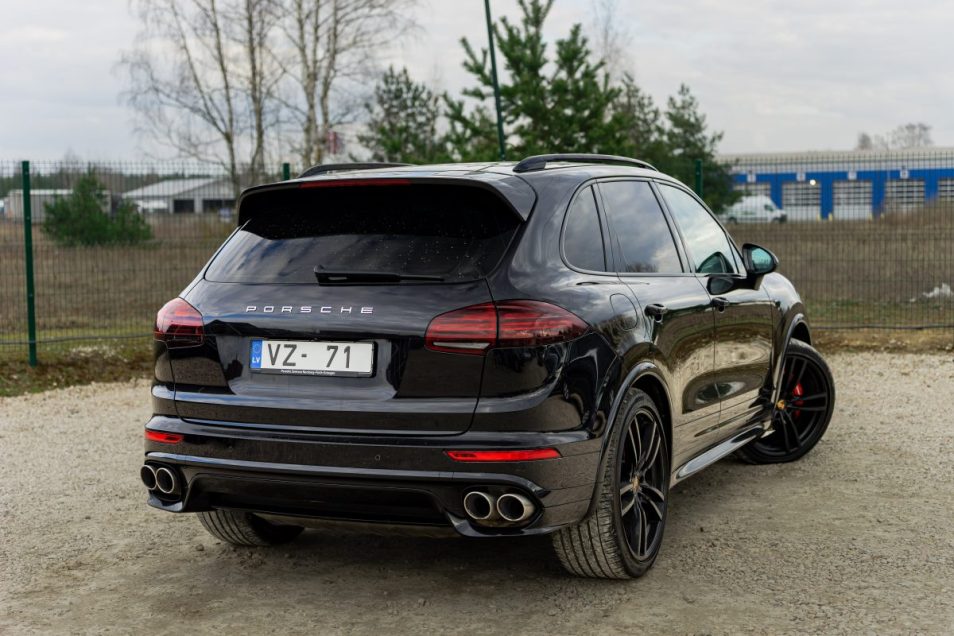 PORSCHE CAYENNE S