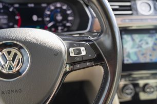 VW PASSAT R-LINE