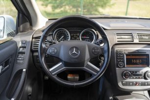 MERCEDES BENZ R350