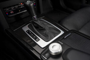 MERCEDES BENZ E 220