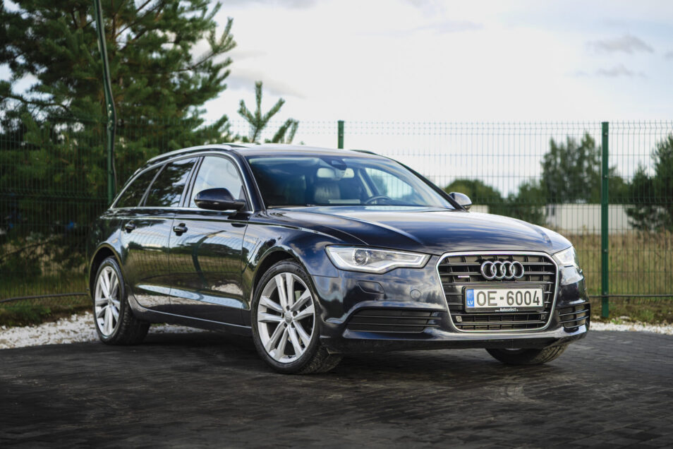 AUDI A6 AVANT QUATTRO