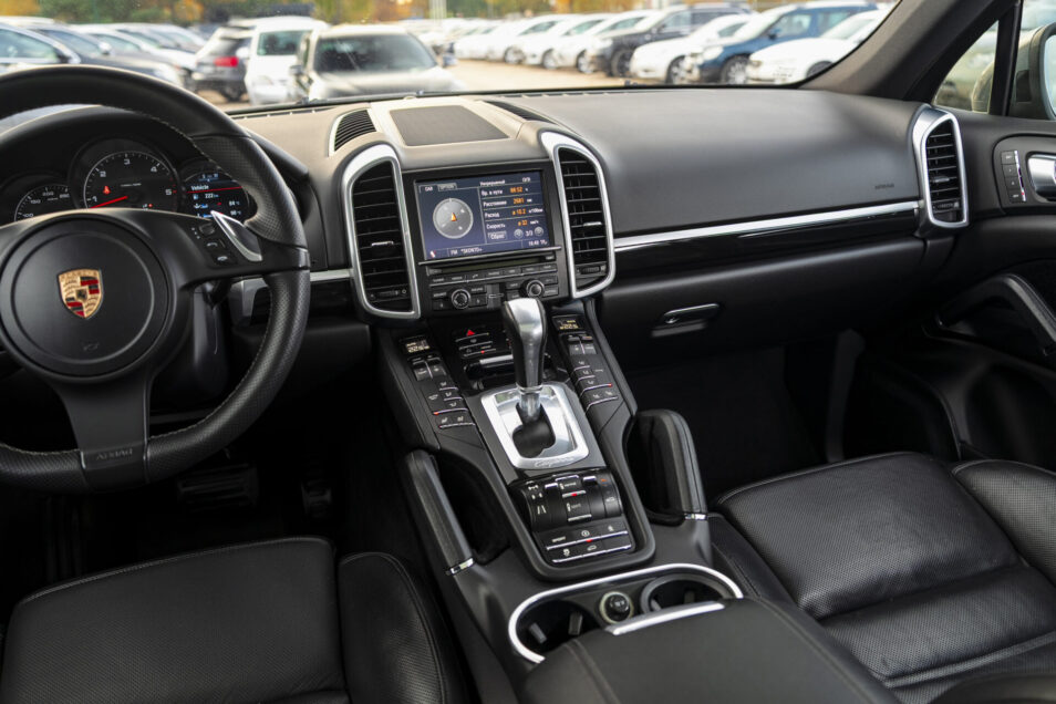 PORSCHE CAYENNE