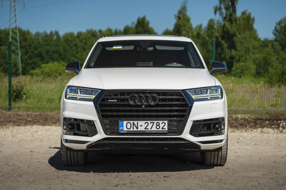 AUDI Q7 S-LINE