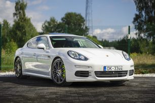 PORSCHE PANAMERA S E-HYBRID