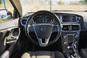 VOLVO V40 CROSS COUNTRY