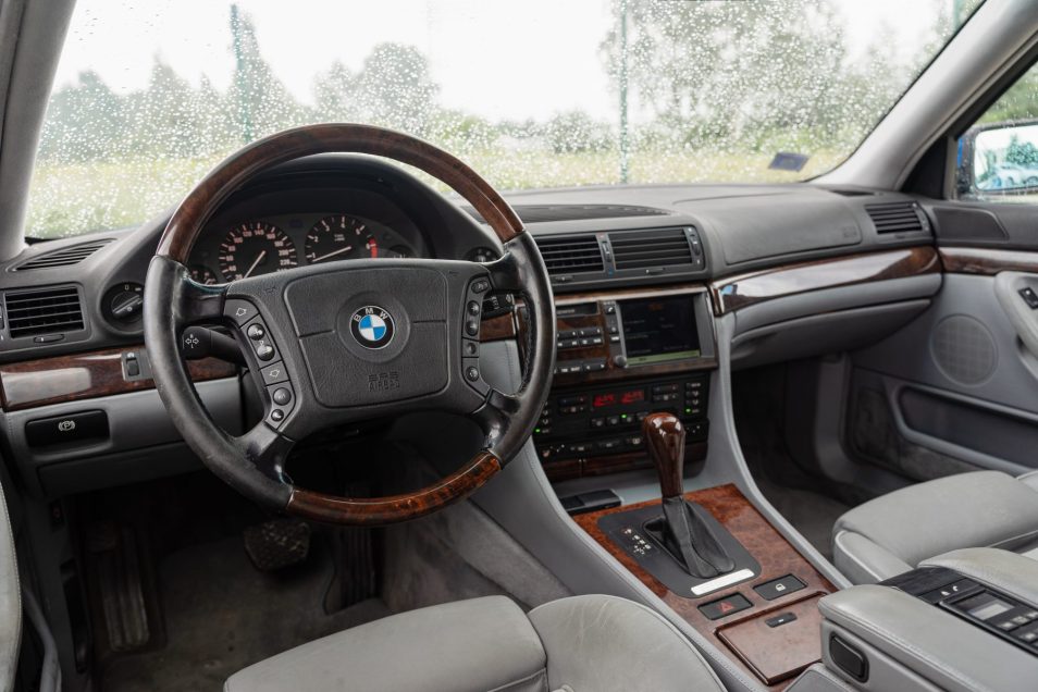 BMW 740I INDIVIDUAL