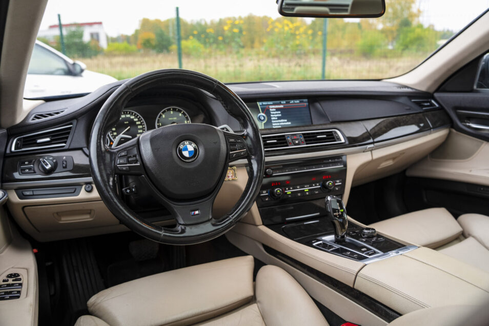 BMW 740 X-DRIVE