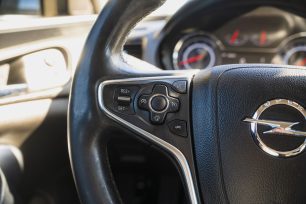 OPEL INSIGNIA SPORTS TOURER SW 4x4