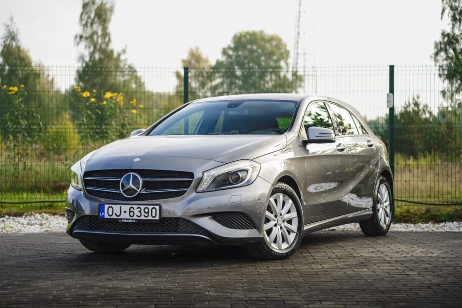 MERCEDES BENZ A180