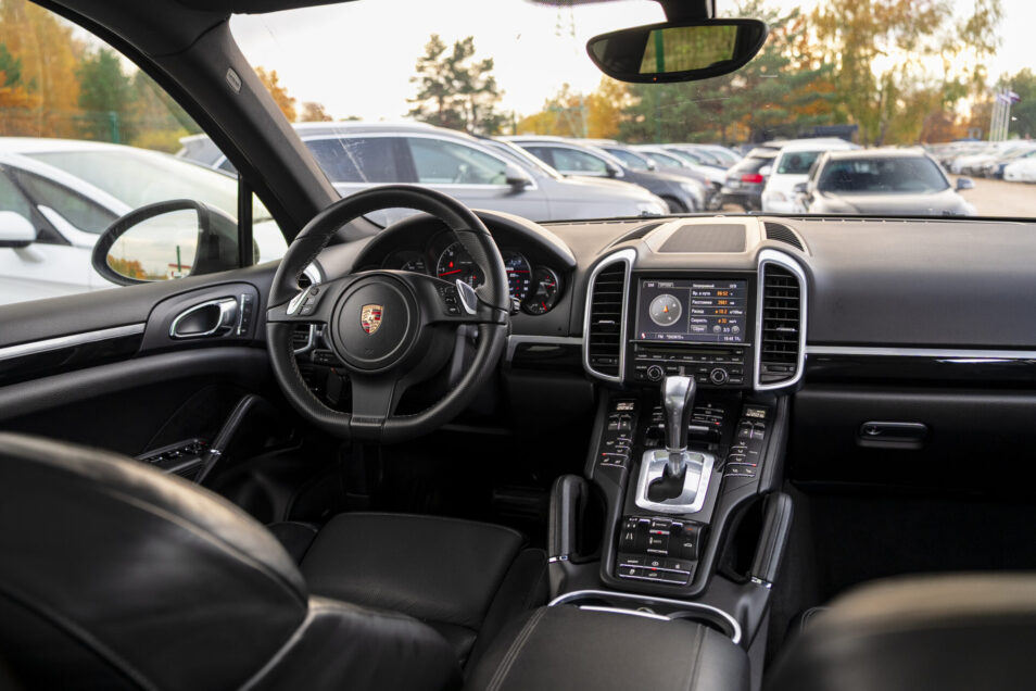 PORSCHE CAYENNE