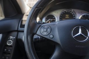 MERCEDES BENZ C220