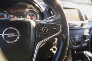 OPEL INSIGNIA SPORTS TOURER SW 4x4