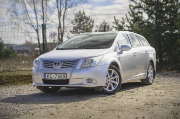 TOYOTA AVENSIS