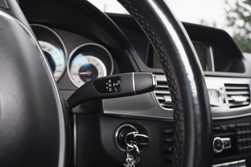 MERCEDES BENZ E220