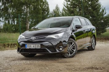 TOYOTA AVENSIS