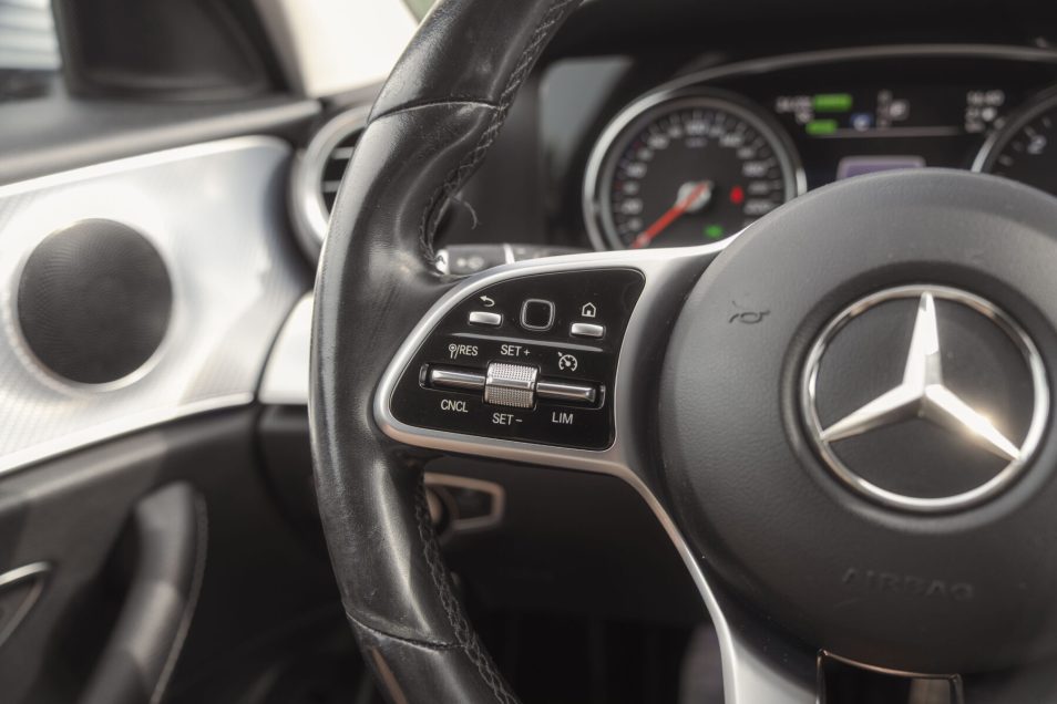 MERCEDES BENZ E300 DE