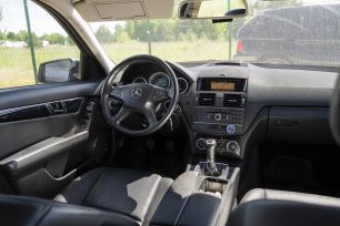 MERCEDES BENZ C200