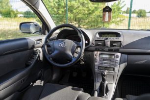 TOYOTA AVENSIS