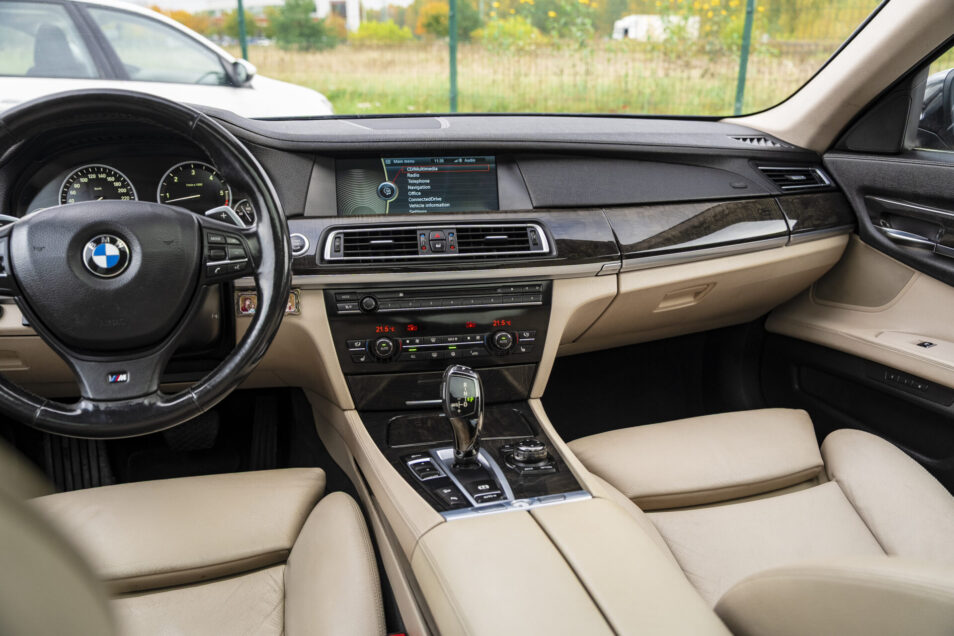 BMW 740 X-DRIVE