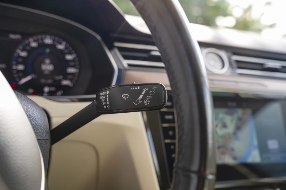 VW PASSAT R-LINE