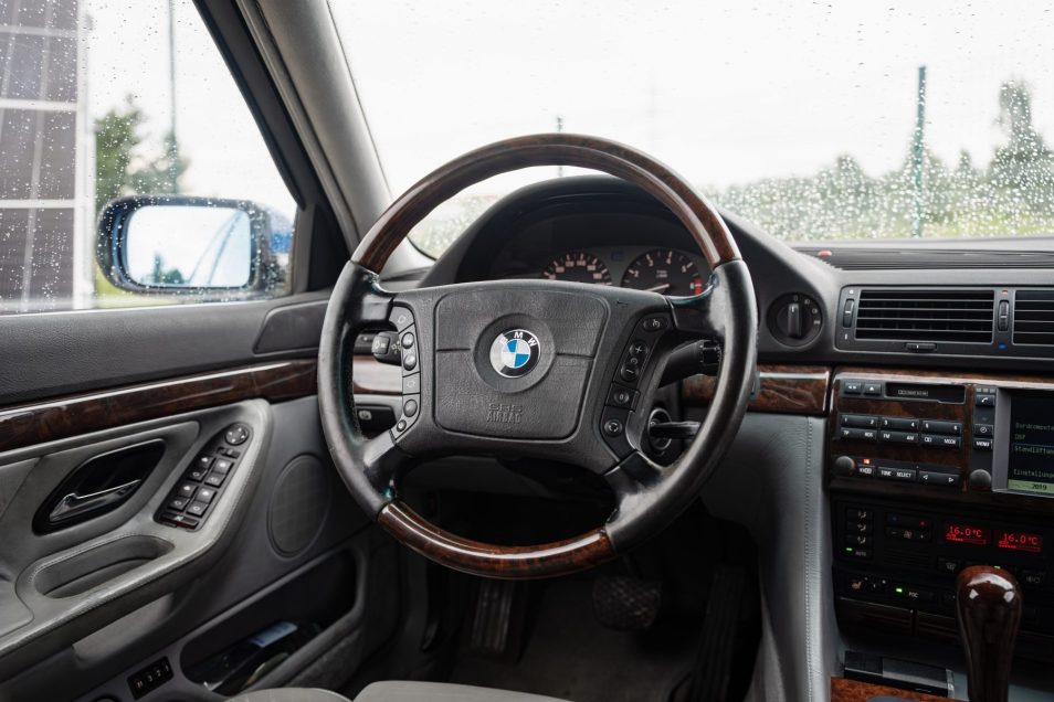 BMW 740I INDIVIDUAL