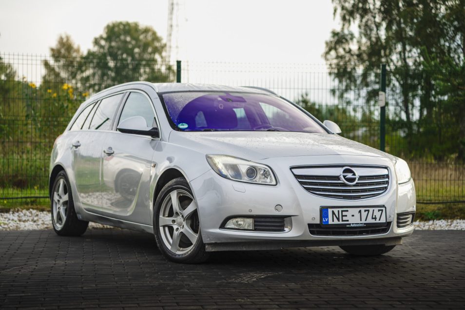 OPEL INSIGNIA SPORTS TOURER