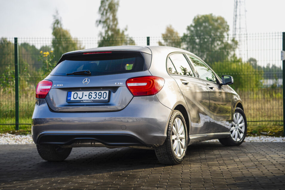 MERCEDES BENZ A180