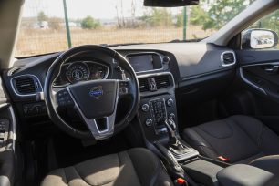 VOLVO V40 CROSS COUNTRY
