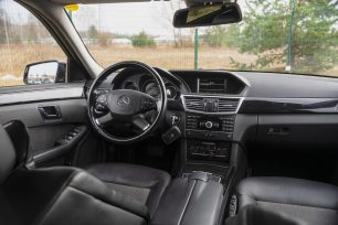 MERCEDES BENZ E300