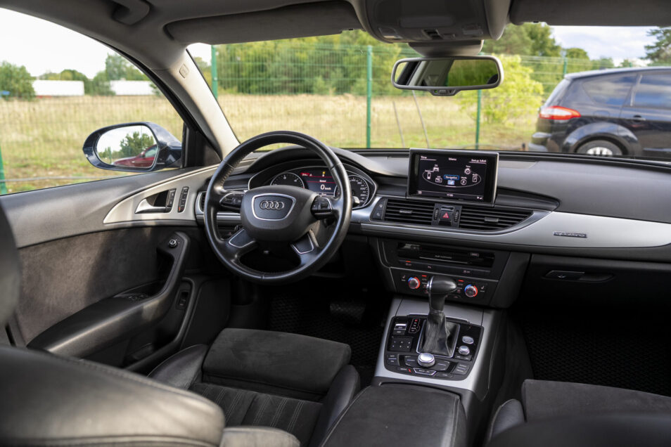 AUDI A6 AVANT QUATTRO