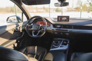 AUDI Q7 S-LINE