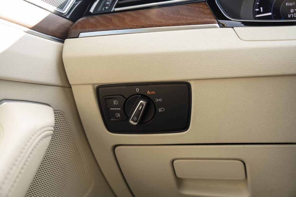 VW PASSAT R-LINE