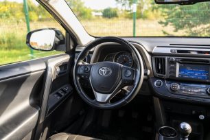 TOYOTA RAV 4