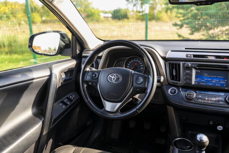 TOYOTA RAV 4