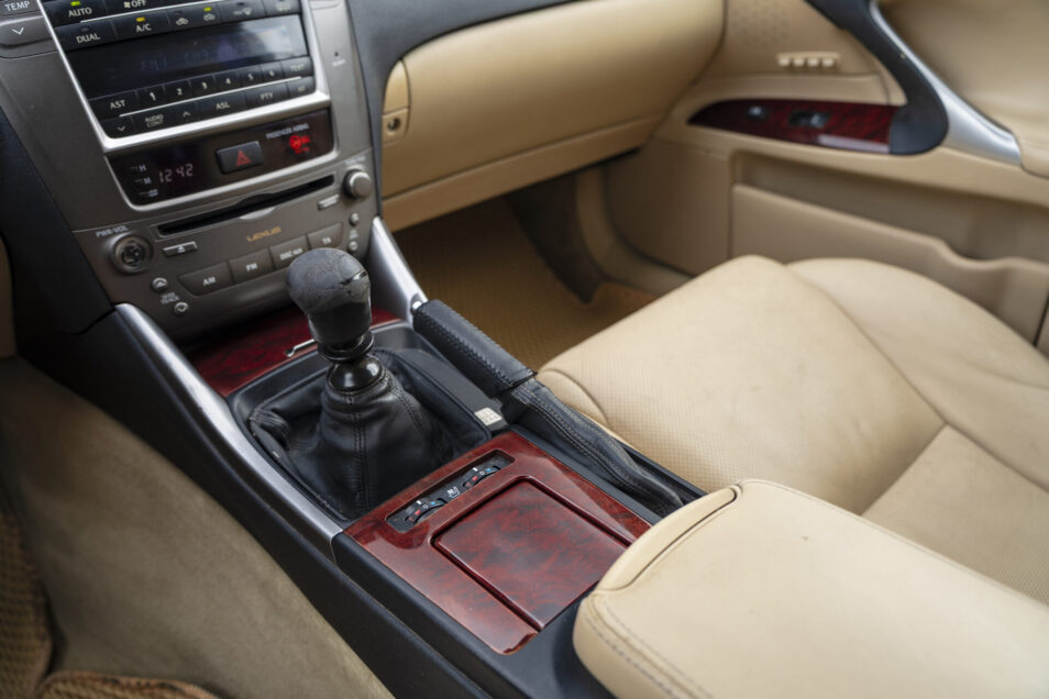 LEXUS IS 220