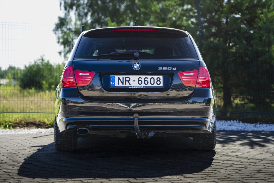 BMW 320