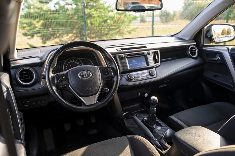 TOYOTA RAV 4