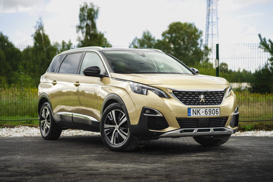PEUGEOT 5008