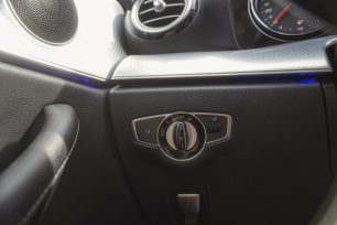 MERCEDES BENZ E300 DE