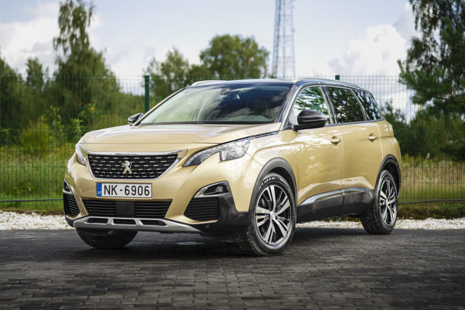 PEUGEOT 5008