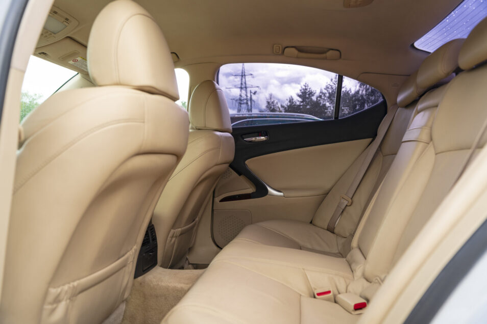 LEXUS IS 220