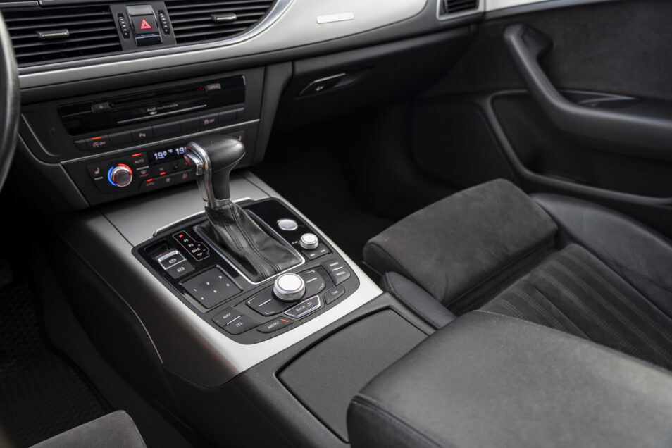 AUDI A6 AVANT QUATTRO