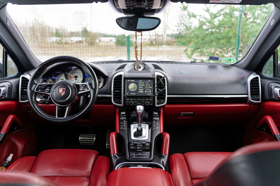 PORSCHE CAYENNE S