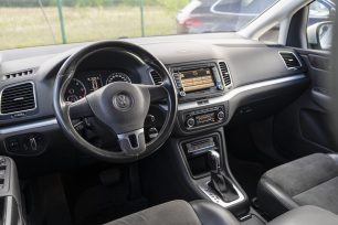 VW SHARAN