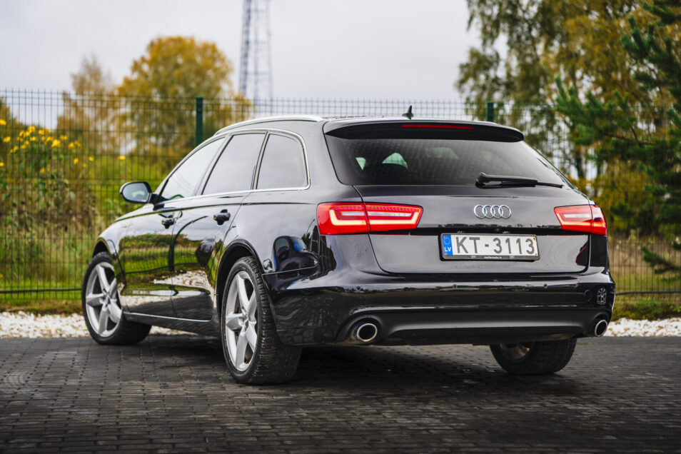 AUDI A6 AVANT QUATTRO